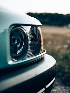 Automobile